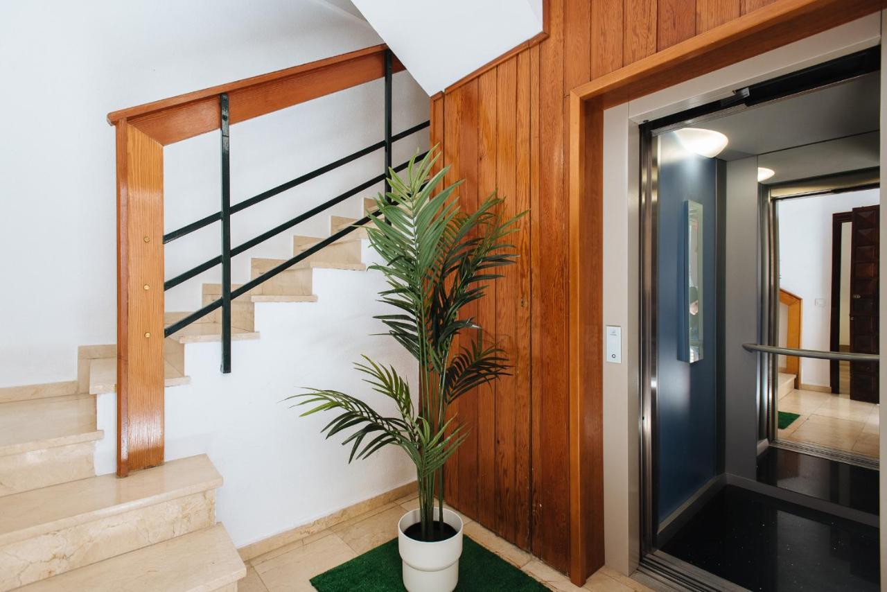 Hostly Rbh0 Modern Appartement Séville